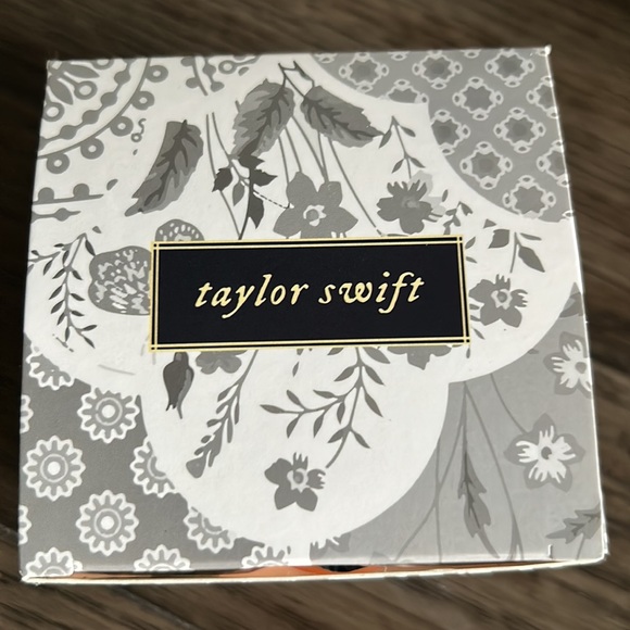 Sold - Picture 3 of 5